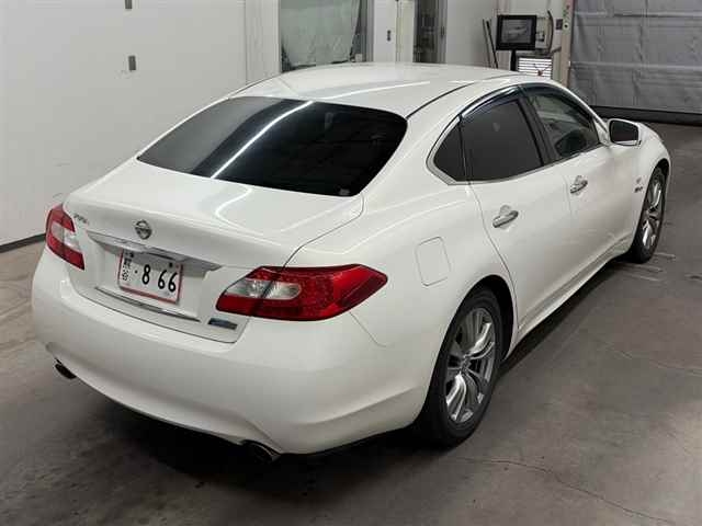 NISSAN FUGA