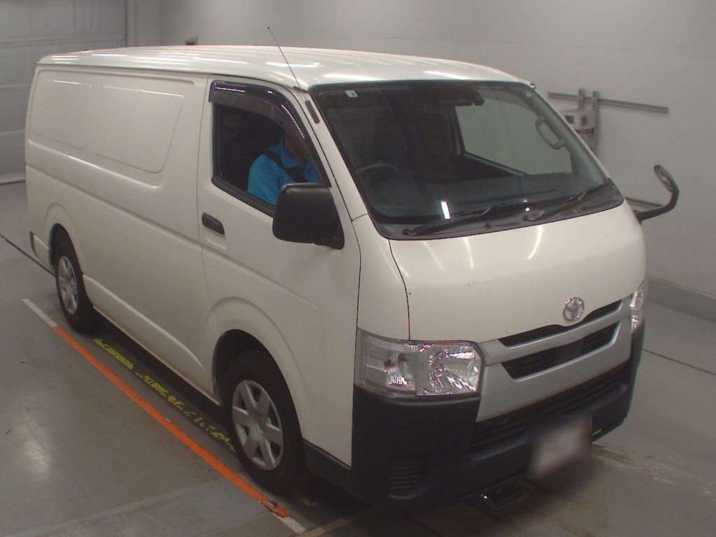 TOYOTA REGIUS ACE