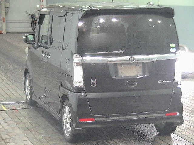 HONDA N-BOX+