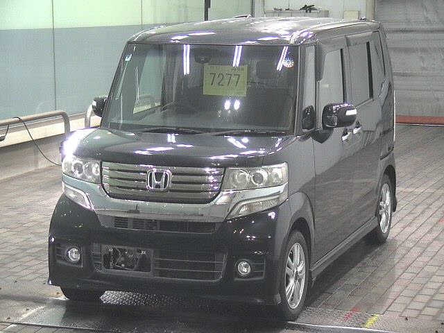 HONDA N-BOX+