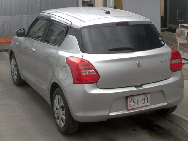 SUZUKI SWIFT