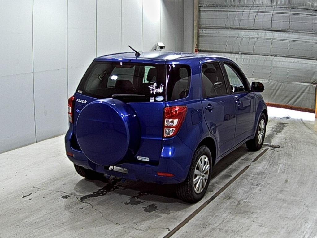 TOYOTA RUSH