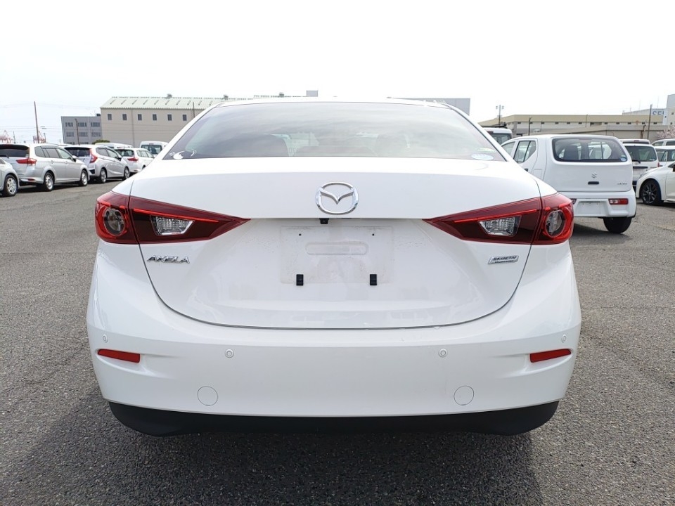 MAZDA AXELA