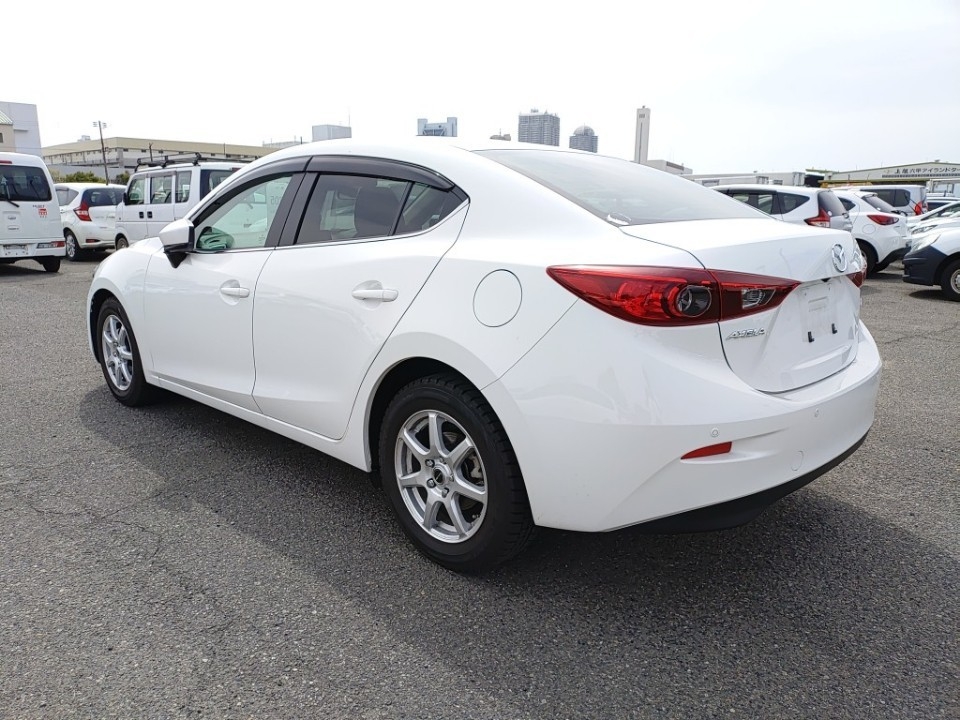 MAZDA AXELA