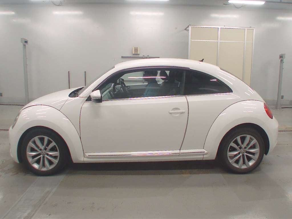 VOLKSWAGEN BEETLE