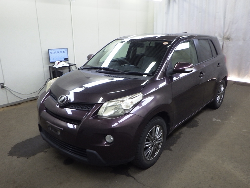 TOYOTA IST