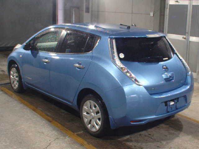 NISSAN LEAF