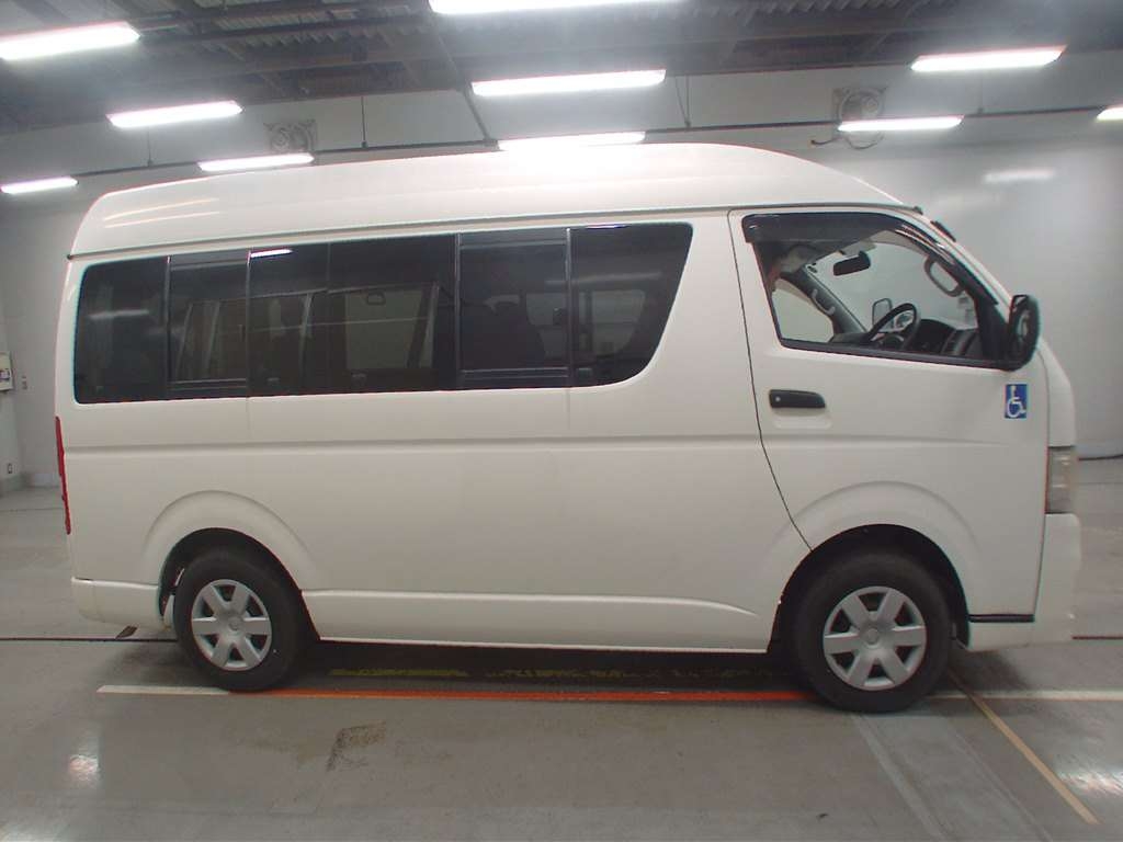 TOYOTA REGIUS ACE