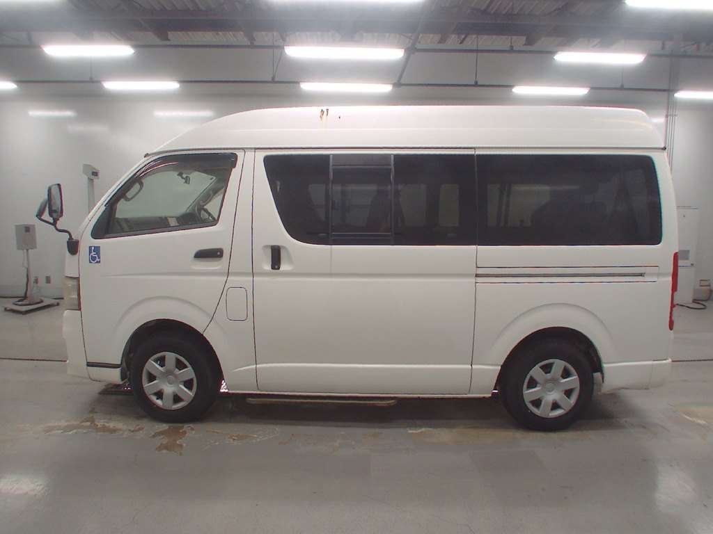 TOYOTA REGIUS ACE