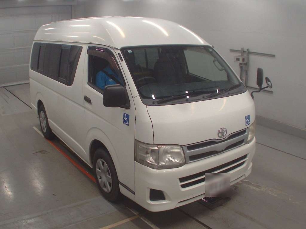 TOYOTA REGIUS ACE