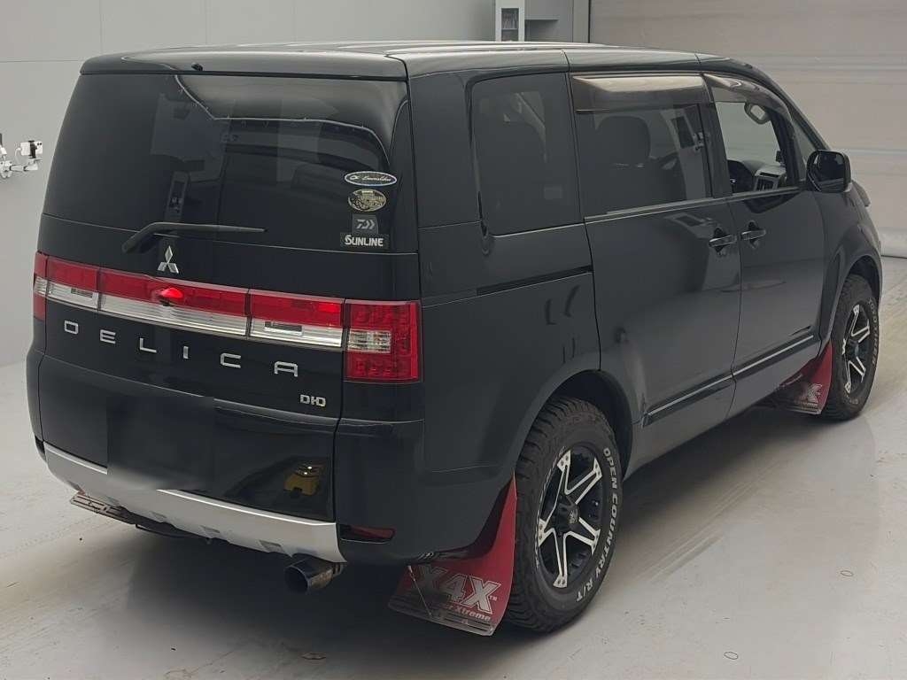 MITSUBISHI DELICA D:5