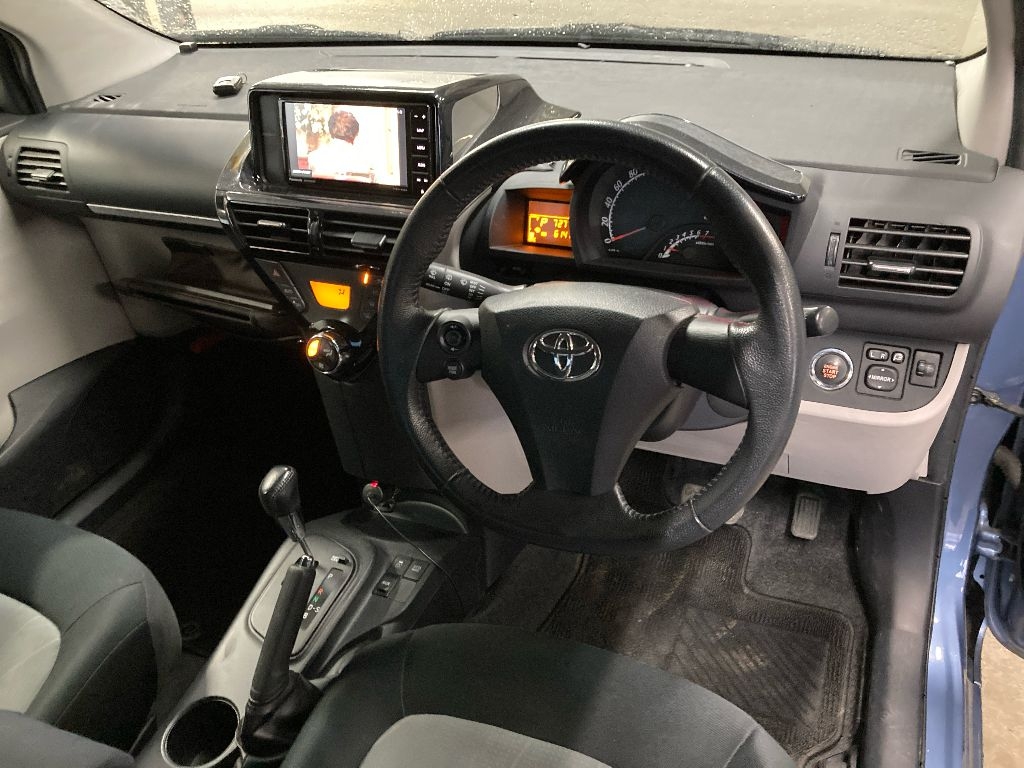 TOYOTA IQ