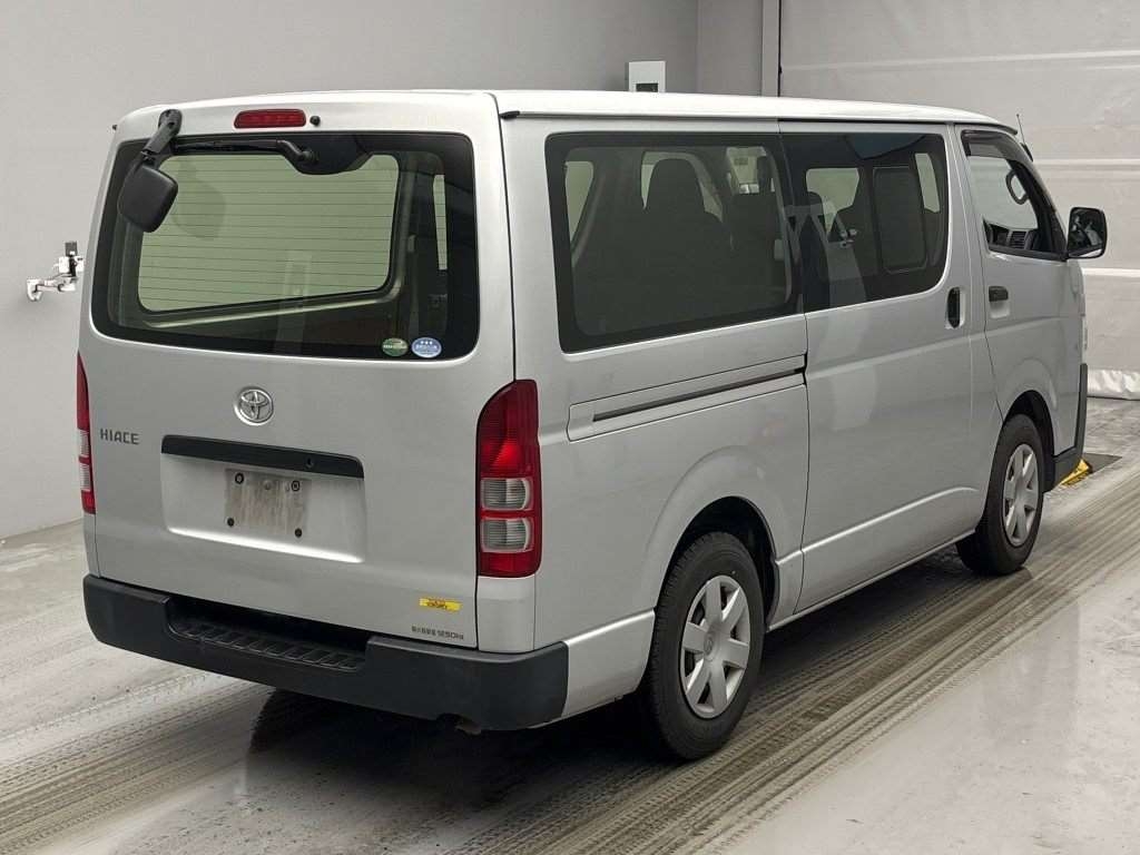 TOYOTA REGIUS ACE
