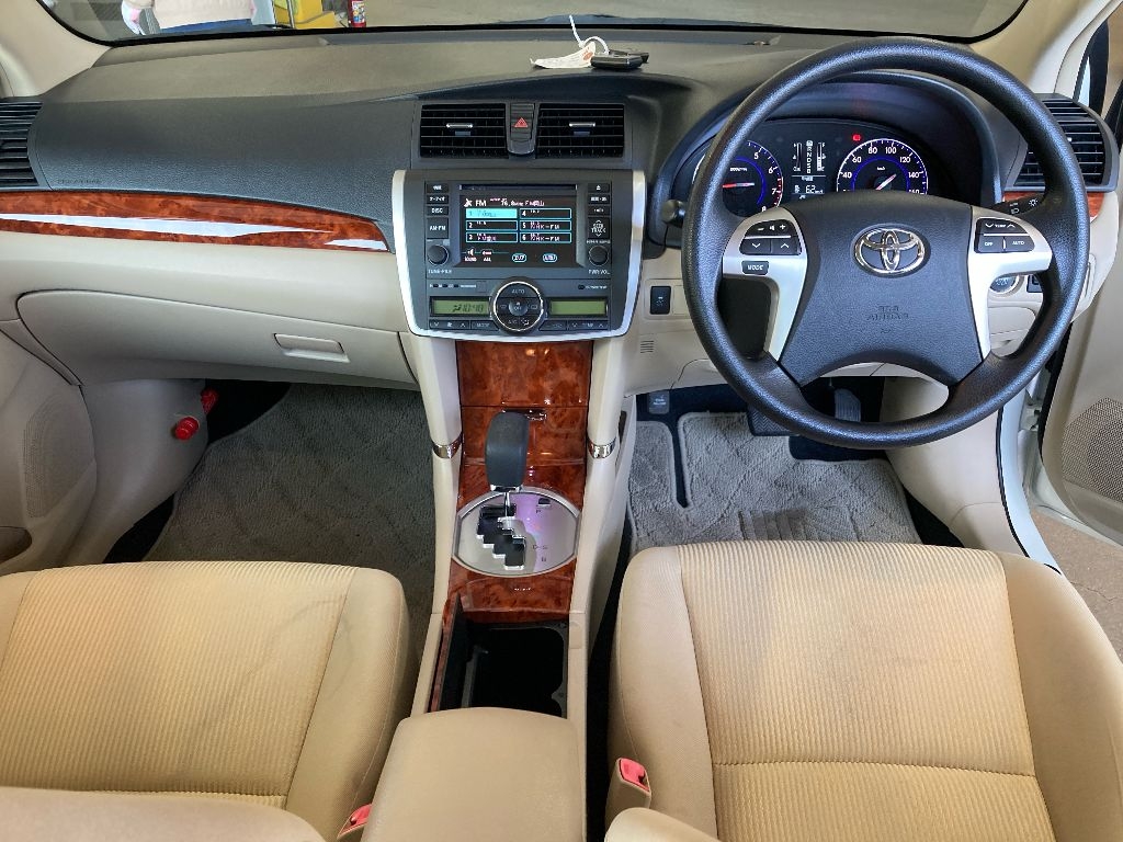 TOYOTA PREMIO