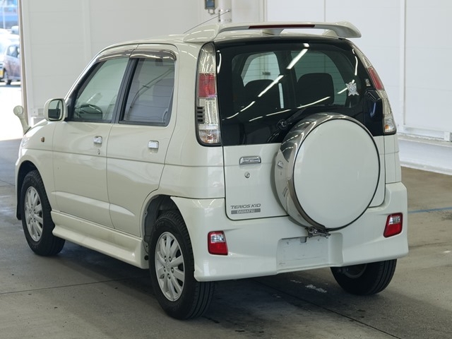DAIHATSU TERIOS KID