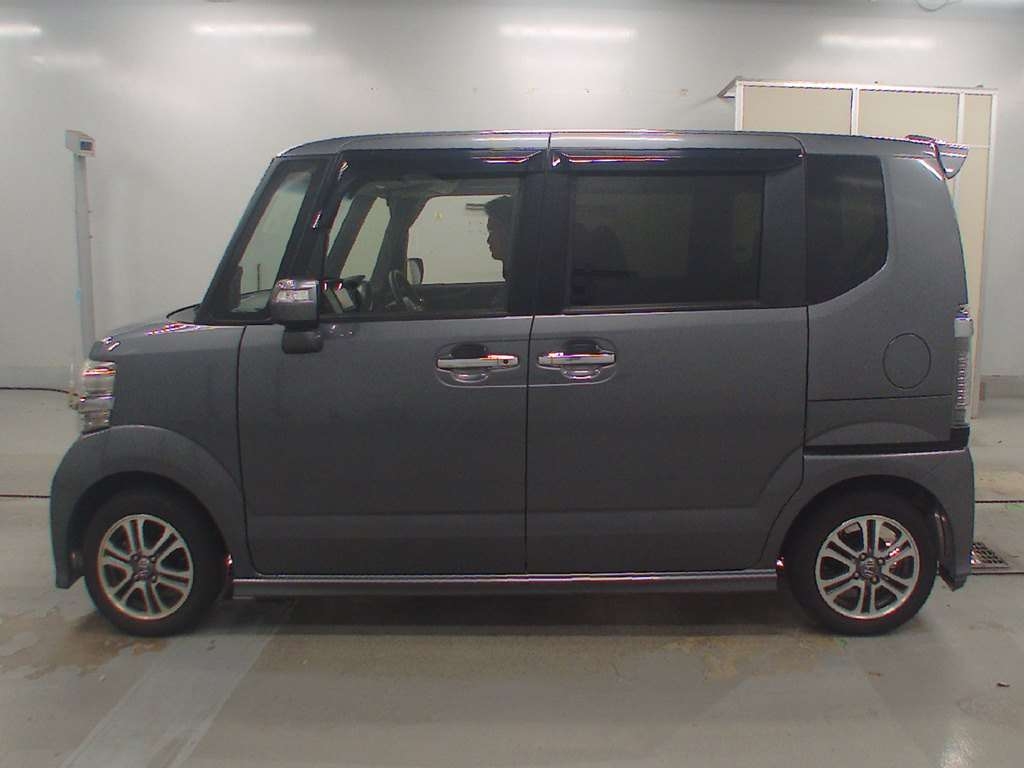 HONDA N-BOX+