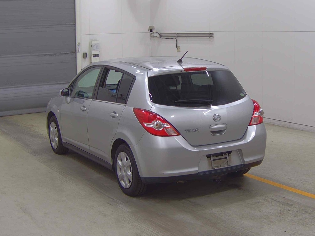 NISSAN TIIDA