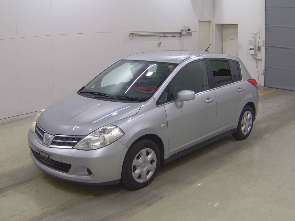 NISSAN TIIDA