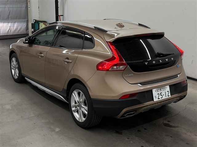 VOLVO V40