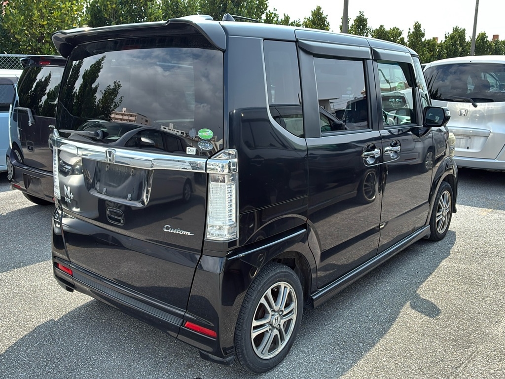 HONDA N-BOX+
