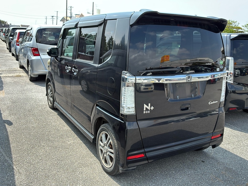 HONDA N-BOX+