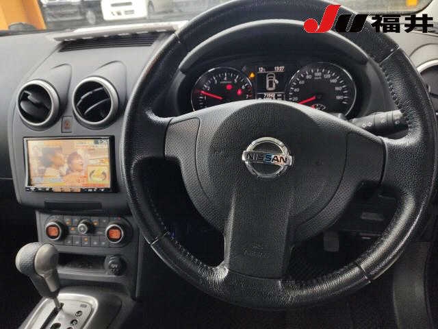 NISSAN DUALIS