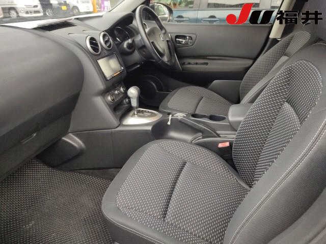 NISSAN DUALIS