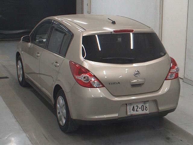 NISSAN TIIDA