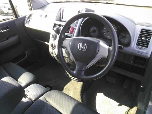 HONDA MOBILIO SPIKE
