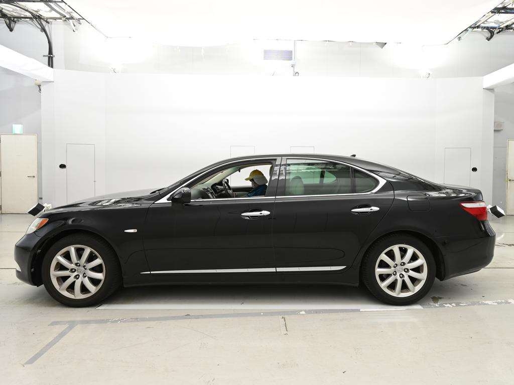LEXUS LS460