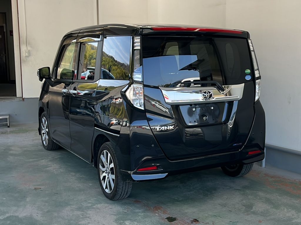TOYOTA TANK
