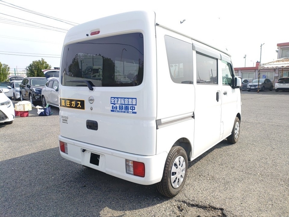 NISSAN NV100 CLIPPER