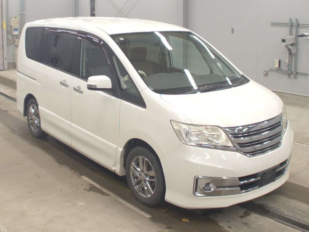 NISSAN SERENA