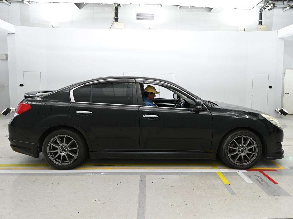 SUBARU LEGACY B4