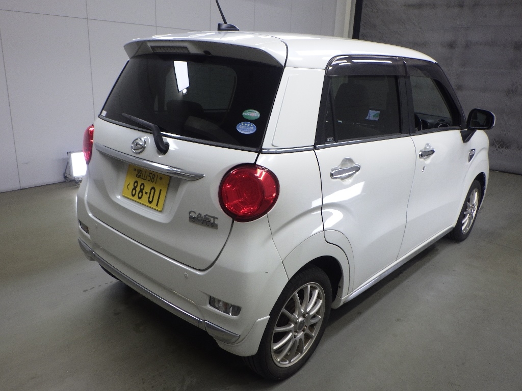 DAIHATSU CAST