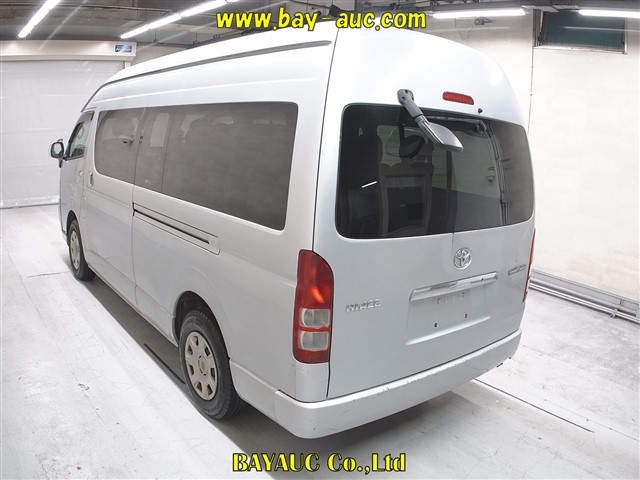 TOYOTA HIACE