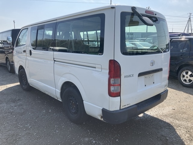 TOYOTA REGIUS ACE