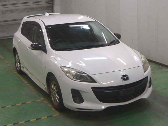 MAZDA AXELA
