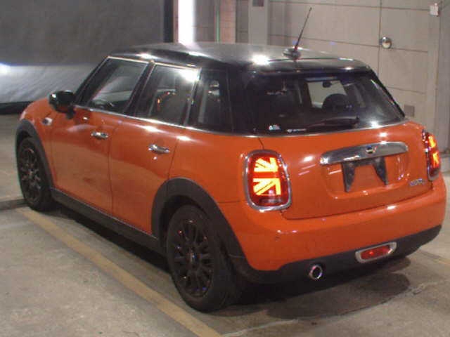 MINI HATCH