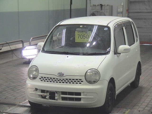 DAIHATSU MOVE LATTE