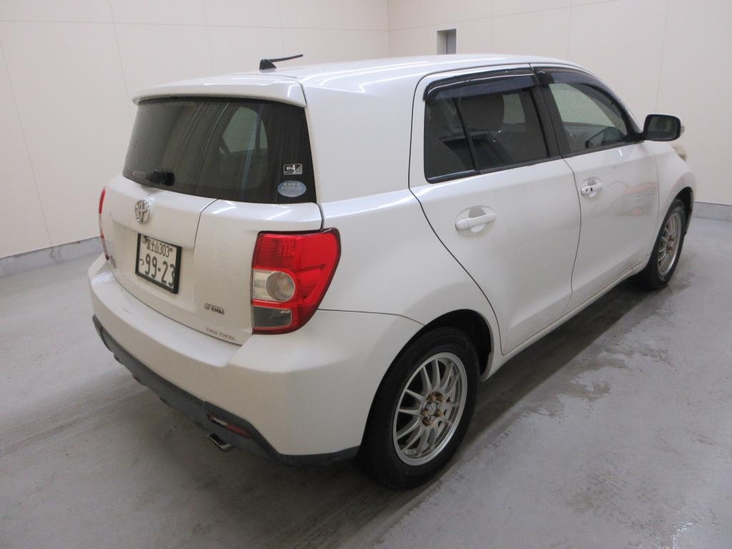 TOYOTA IST