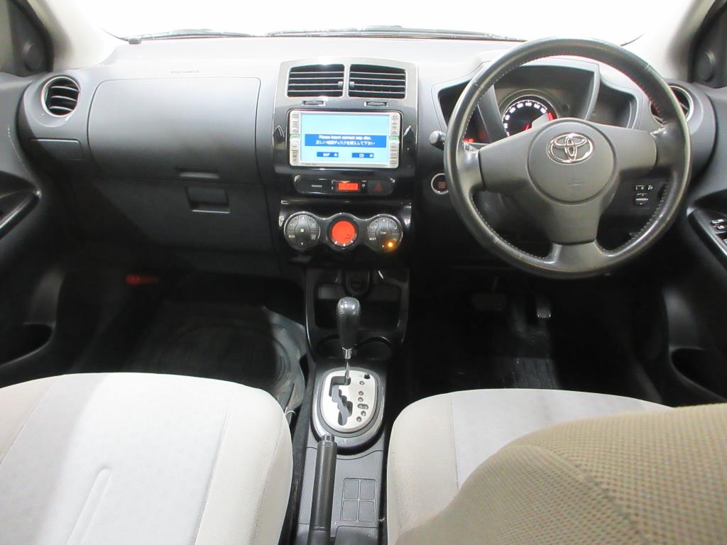 TOYOTA IST