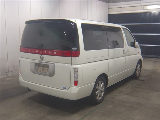 NISSAN ELGRAND