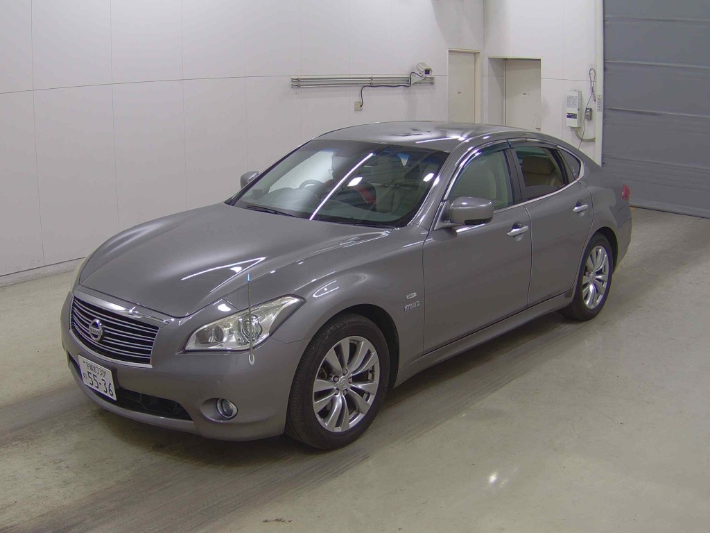 NISSAN FUGA
