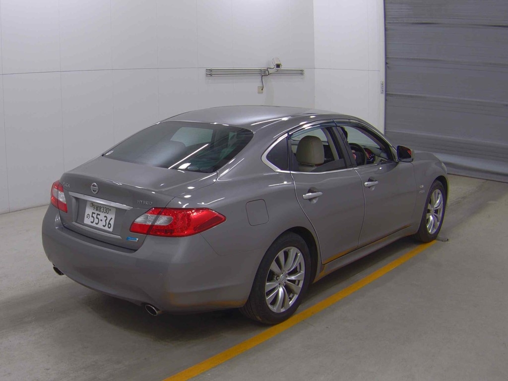 NISSAN FUGA