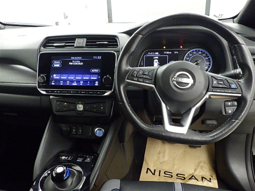 NISSAN LEAF