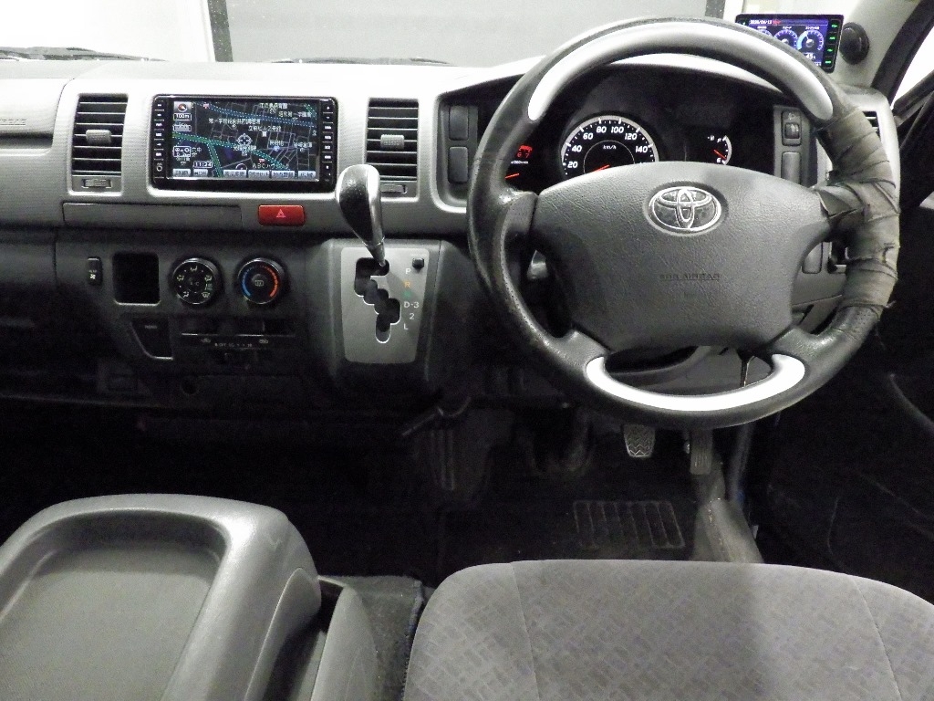 TOYOTA REGIUS ACE