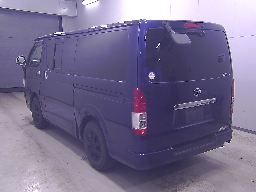 TOYOTA REGIUS ACE