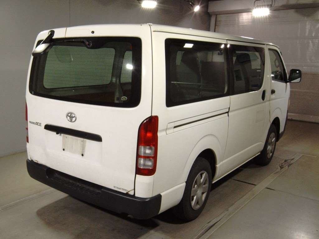 TOYOTA REGIUS ACE