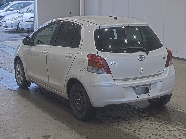 TOYOTA VITZ